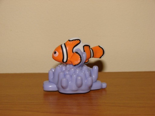 Figurka NEMO kinder Dory NOWA (1)