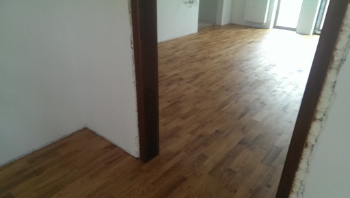 Parkiet lity dębowy lakierowany natur 16x70x300mm
