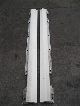 cap threshold Mercedes C-klasa W204 right