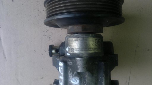 SKODA OCTAVIA 1.6 servo pumpa 06A145157