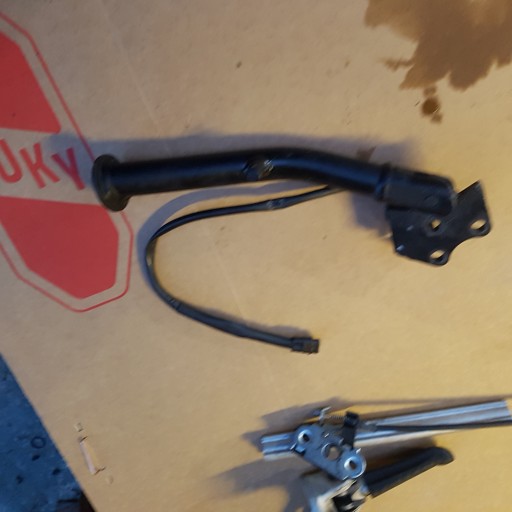 НІЖКА KTM DUKE 690 12-18