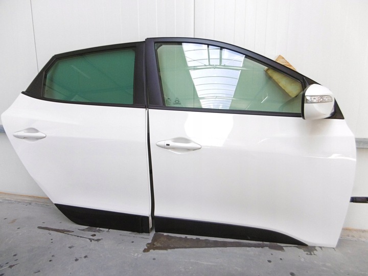 DOOR WHITE COLOR ROOF REAR BODYWORK QUARTER HYUNDAI IX35 TCW photo 2 - milautoparts-fr.ukrlive.com