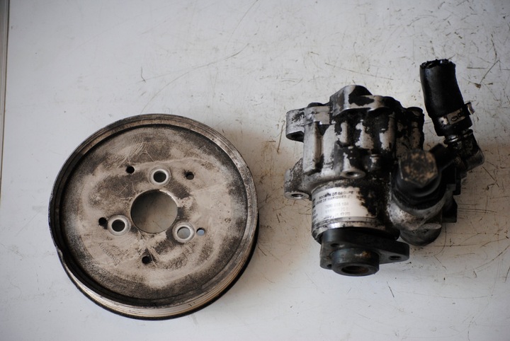 POMPE ASSISTANCE HYDRAULIQUE AUDI 8D0145177D 2,5 TDI photo 1 - milautoparts-fr.ukrlive.com