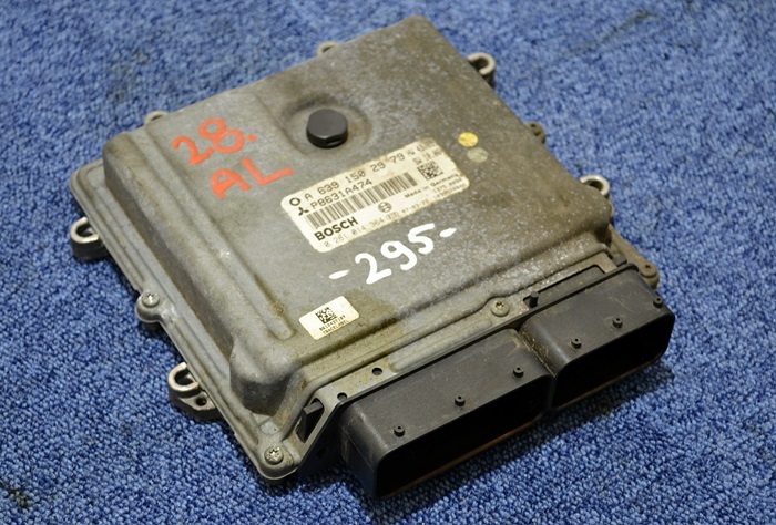 MITSUBISHI SMART CONTROL UNIT 0281014364 A6391502979 photo 2 - milautoparts-fr.ukrlive.com