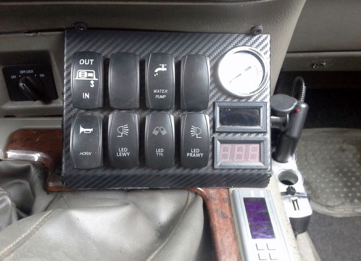 CONSOLE NISSAN PATROL Y61 ON WYLACZNIKI TUNNING photo 2 - milautoparts-fr.ukrlive.com