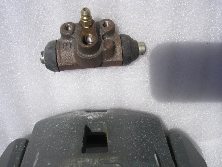 NEW CONDITION ORIGINAL CALIPER BRAKES LEFT FRONT MAZDA 626 MX6 photo 5 - milautoparts-fr.ukrlive.com