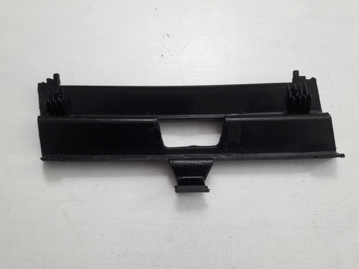 Заглушка фаркопа mercedes w124 84-96 перед новая деталь, Цена