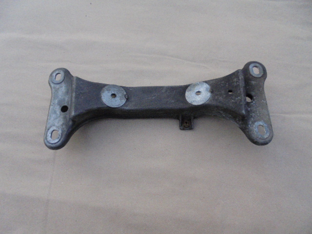 Кронштейн коробки bmw e87 118d 120d 6778058, Ціна