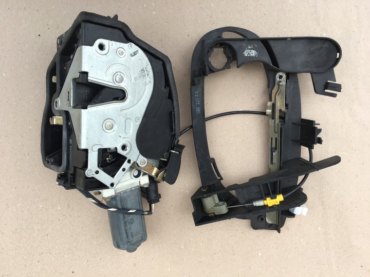 Bmw e65 замок с dociagiem передний правый 7028908, Цена