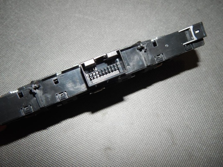 фото №3, Audi tt 8s панель света аварийных 8s1925301a