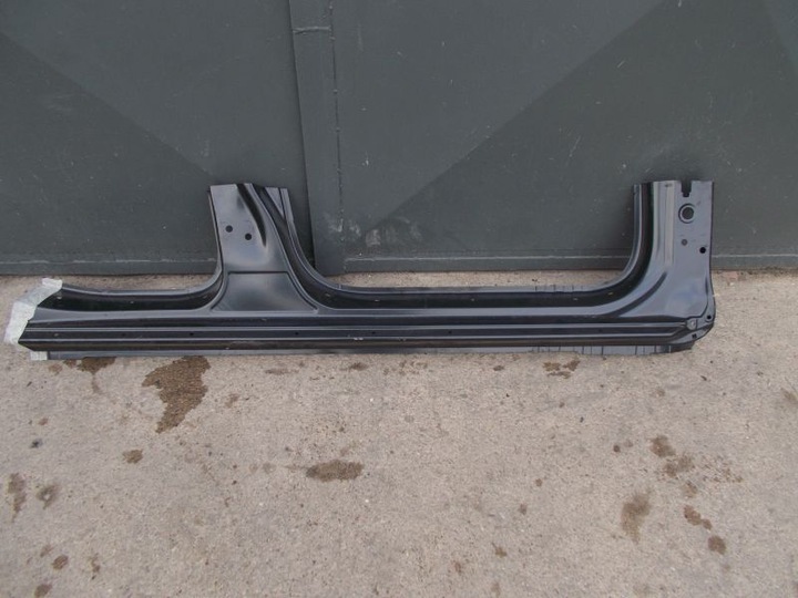 фото №1, Audi a4 01-05 правые порог