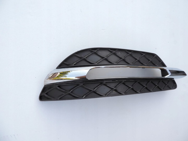 фото №1, Правая решётка бампер mercedes cklasa w204 рестайлинг led