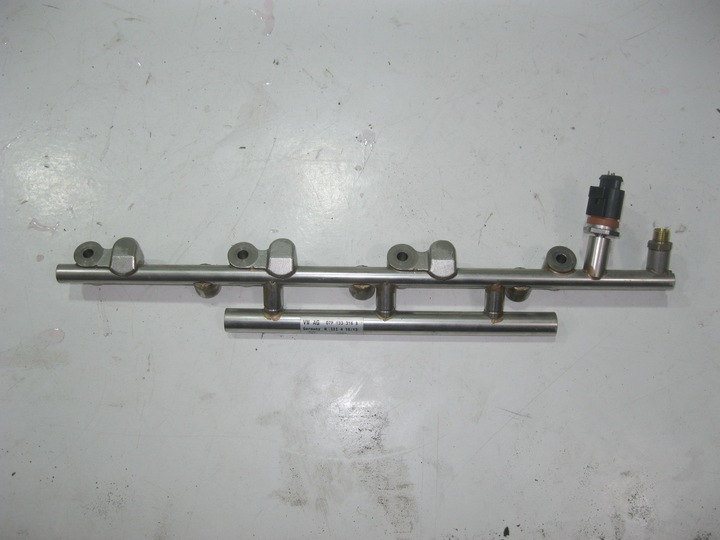 фото №1, Audi a8 4h w12 6.3 fsi планка впрыскивающий 07p133316b