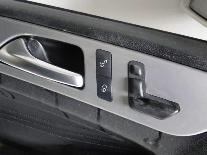 фото №12, Mercedes ml w166 обивка дверь правые левая кожа