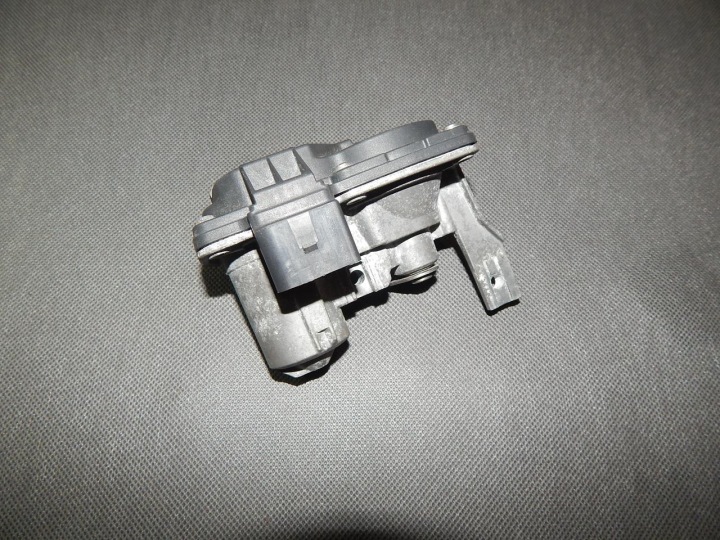 AUDI A3 8V 2.0 TDI Drosselklappenstellmotor des Auspuffs 5Q0253691D