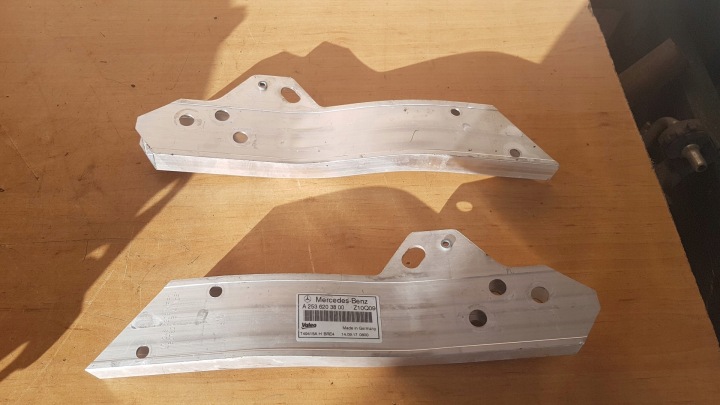 Stütze öv, szíj vorne rechts links MERCEDES GLC 253