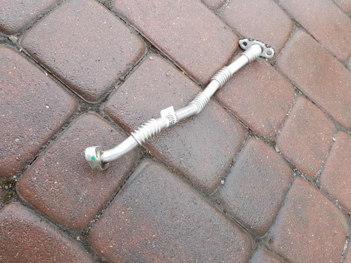 pipe wiring hose oil turbo B20DTH 170KM Opel Insignia 55495103 .