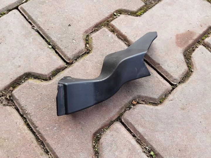 Halter Halter Scharnier Nissan NV400 65832BZ50A