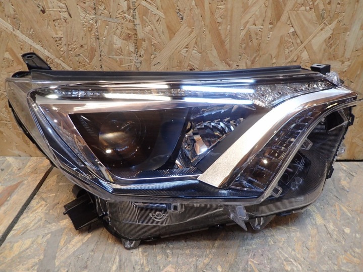 REFLEKTOR light right TOYOTA RAV4 IV LIFT LED