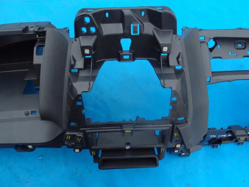 Каркас консоли европа приборная панель peugeot 301 2015 в Украине