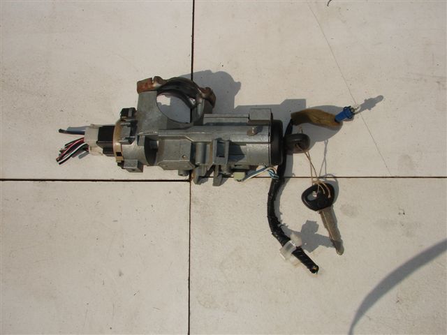 фото №1, Замок зажигания 2 x ключ mazda 323f 98-02r.