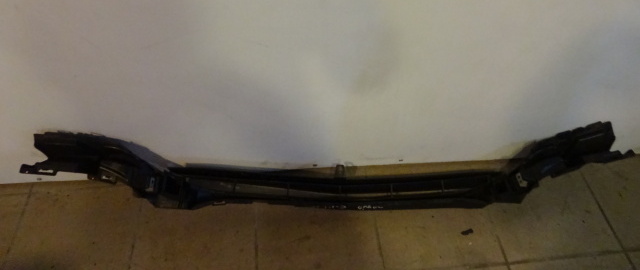 Решётка средняя бампера mercedes c-klasa в Украине