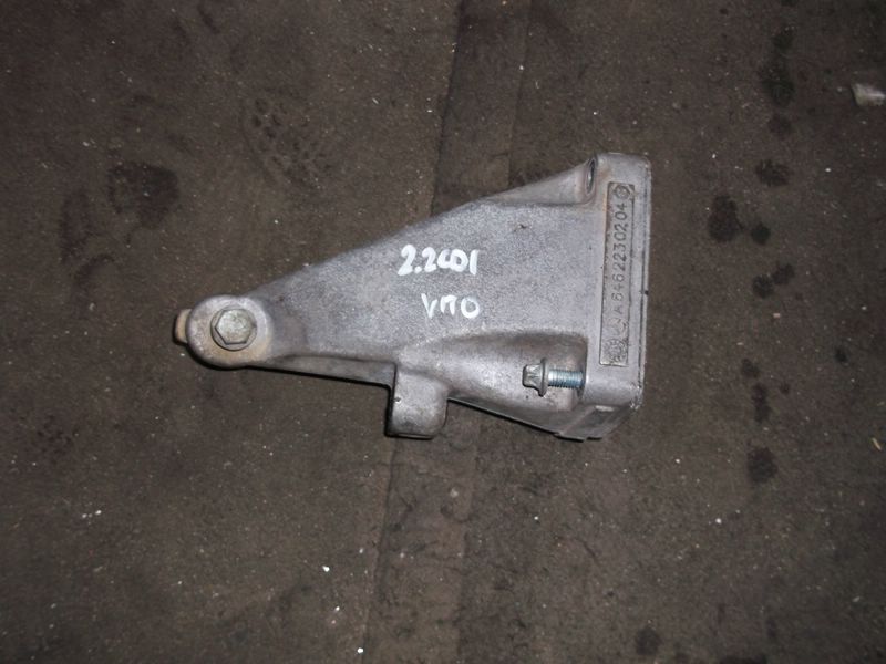 фото №1, Кронштейн кронштейн mercedes vito w638 638