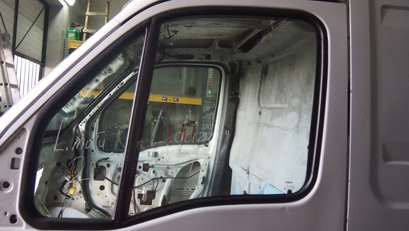 фото №11, Дверь с 2008 iveco daily 99-12 ручка стекло молдинг