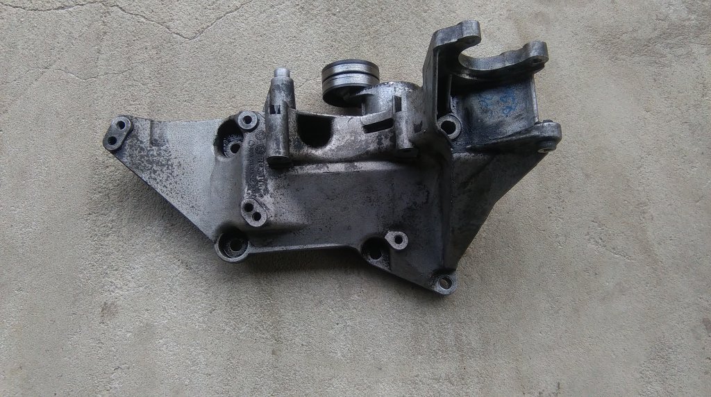 Купить Mitsubishi space star 1.9 did кронштейн генератора