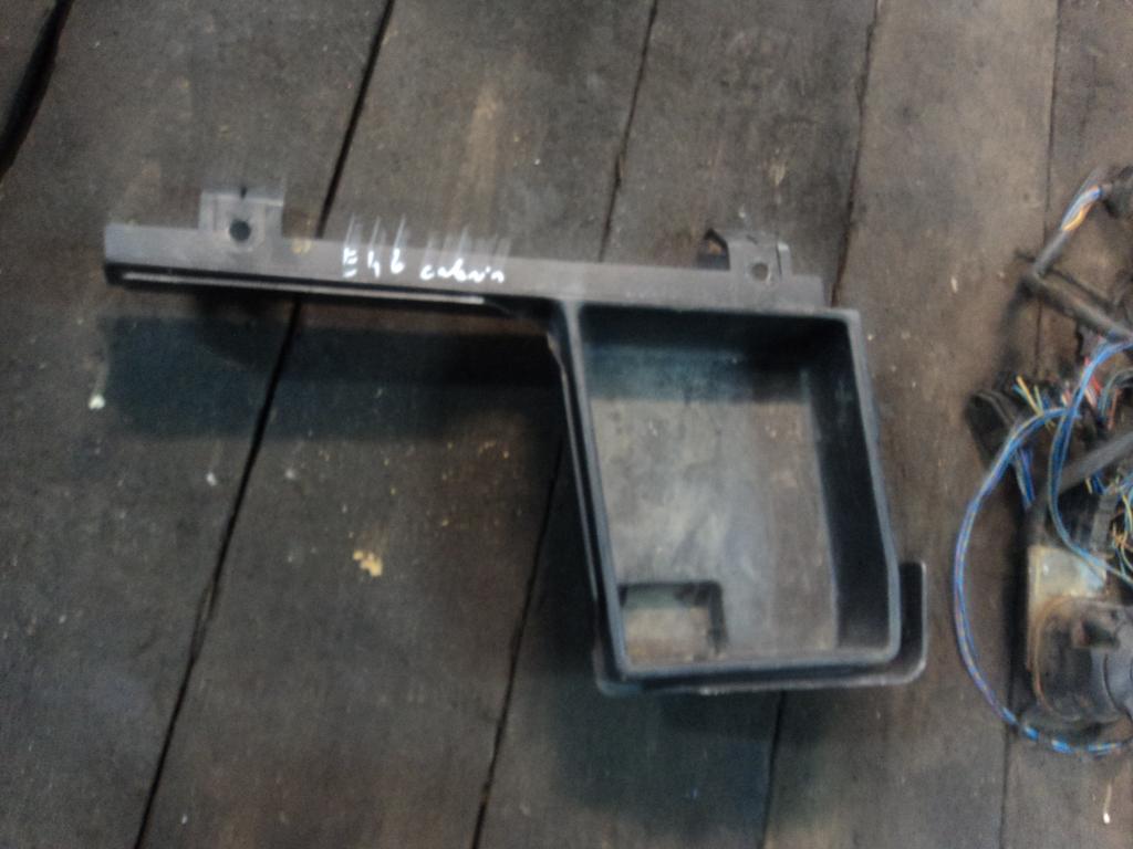 фото №1, Bmw e46 cabrio бардачок