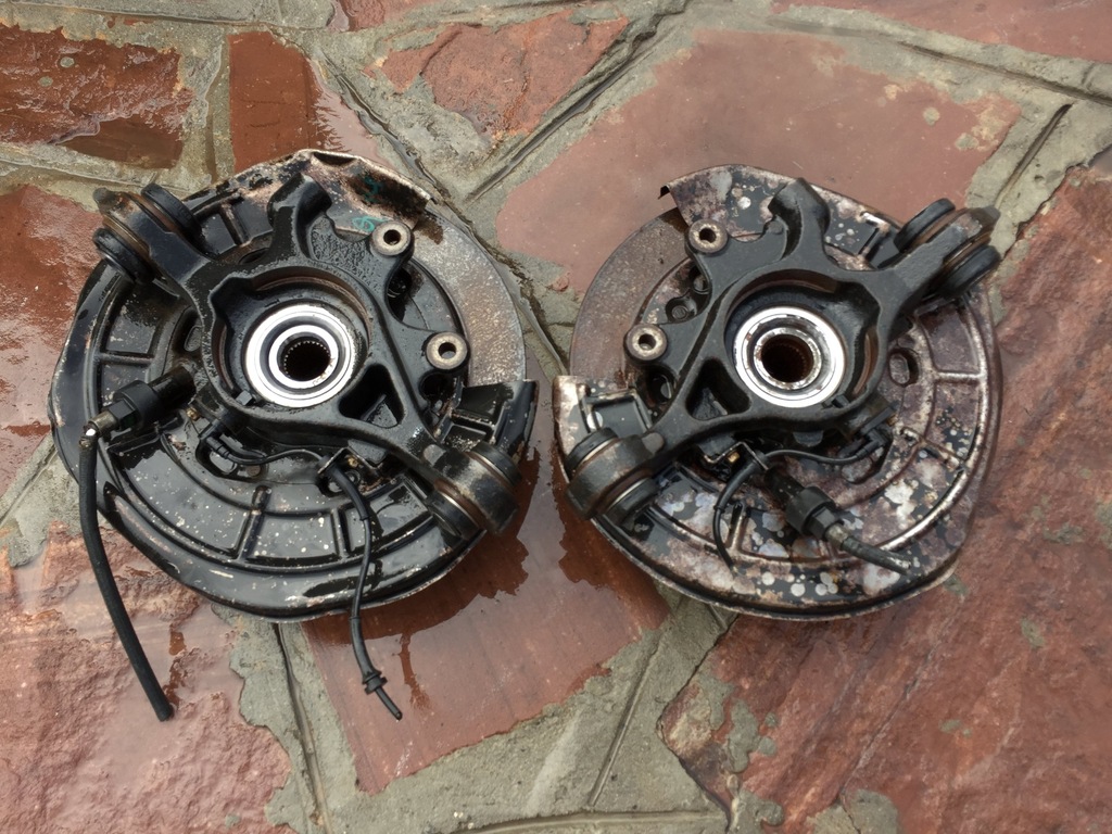 фото №2, Range rover sport поворотный кулак ступица задняя правая 3.6td