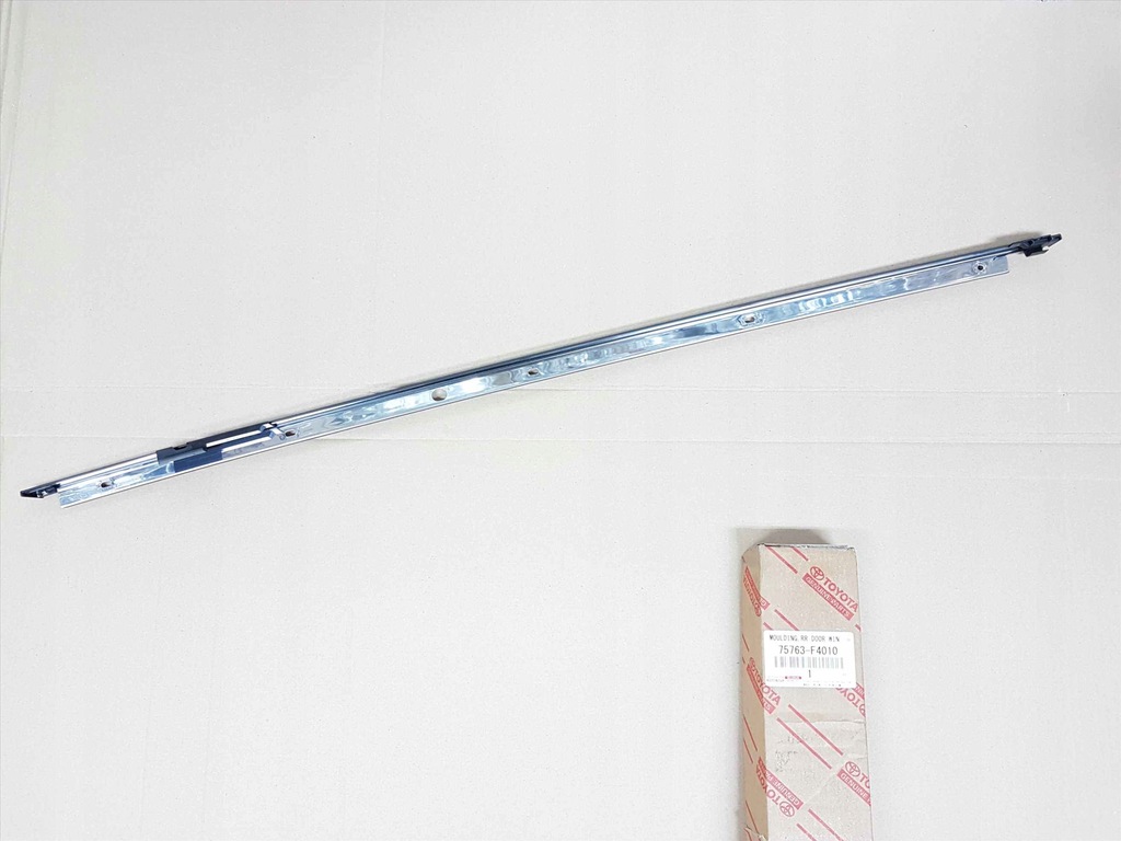 фото №2, C-hr 16-22 молдинг накладка рамка дверь задняя pt