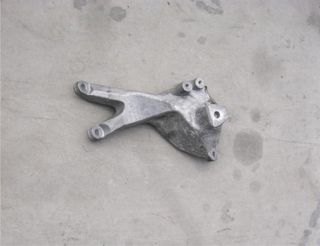 фото №1, Audi a8 4h 4.2 tdi кронштейн двигателя 4h0199307af