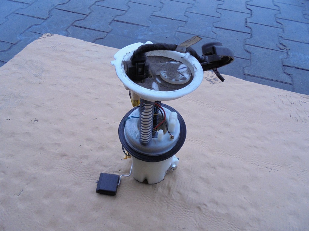 фото №1, Насос топлива mercedes a w169 1.7 b -доставка-