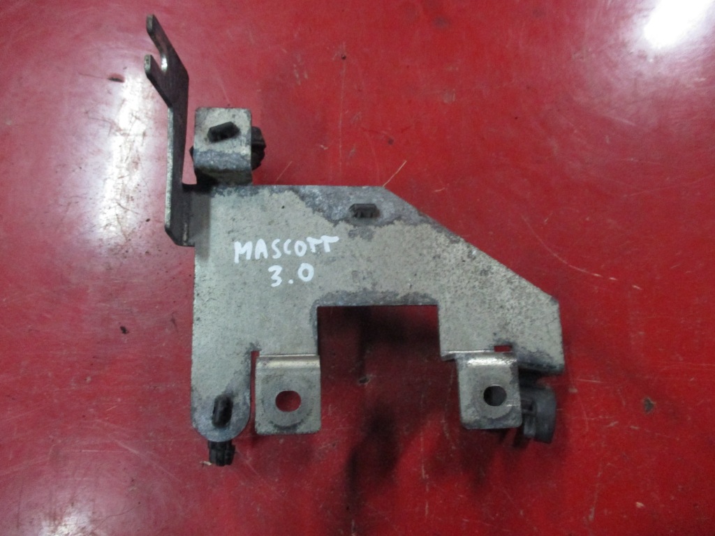 фото №1, Кронштейн кронштейн кронштейн renault mascott 04-10 pń
