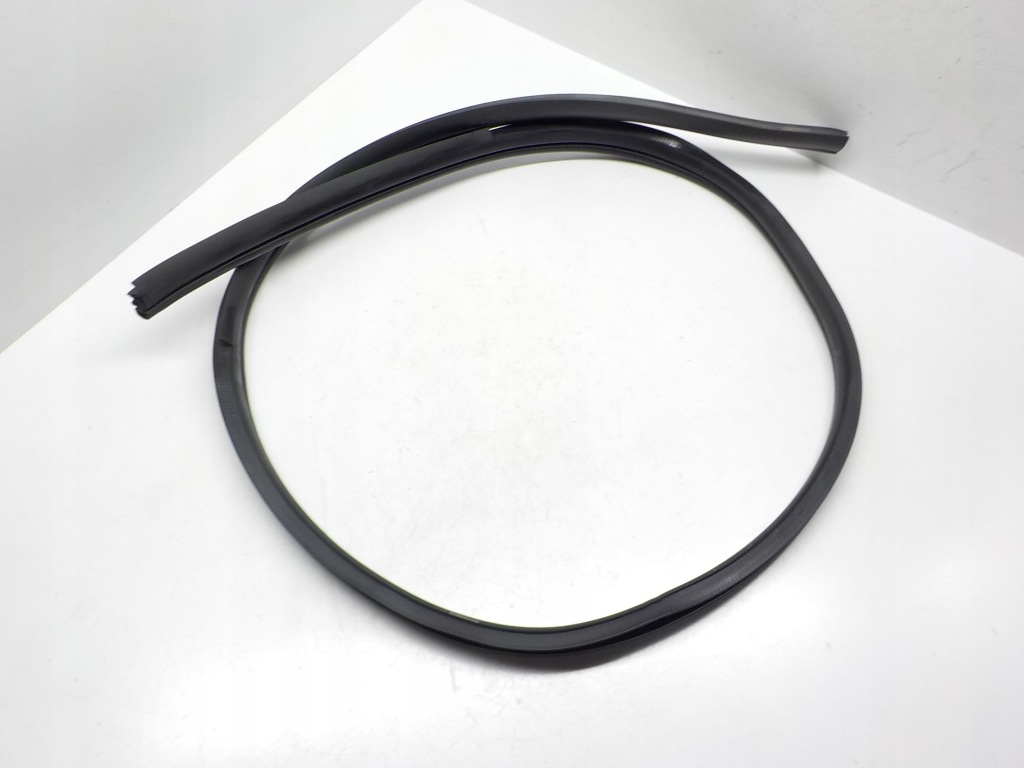 фото №1, Hyundai genesis coupe 08-12 прокладка дверь левая