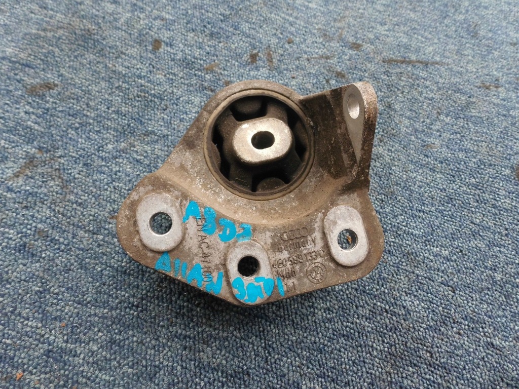 фото №1, Кронштейн подушка міст 4e0599133c audi a8 d3 3.0tdi