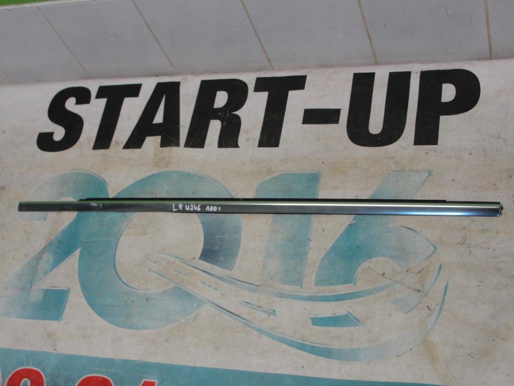 фото №1, Молдинг ущільнювач лівий перед mercedes b w246