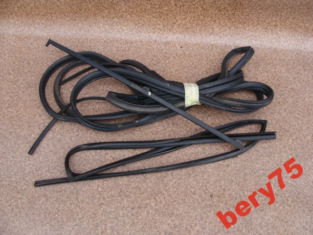 фото №1, Subaru outback 10r прокладка дверь задняя правый