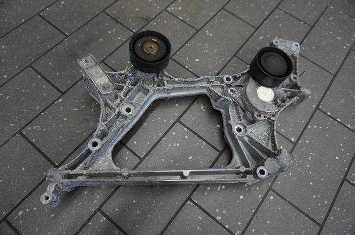 фото №1, Кронштейн двигателя mercedes w212 w204 2.2 cdi 651