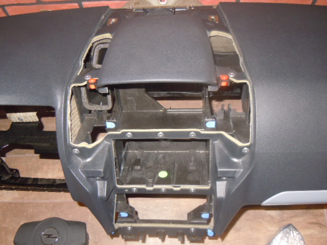 Opel zafira b панель  + 2 x подушка безопасности + 2 x натяжитель Оригинал