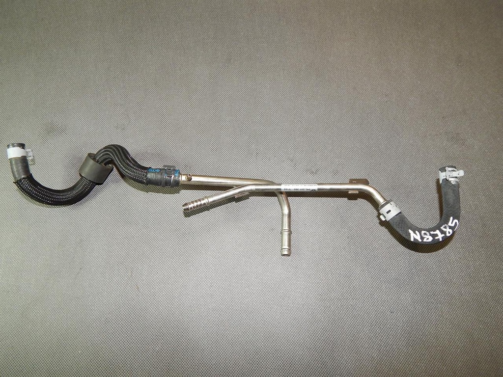 фото №1, Audi q3 8u 2.0 tdi шланг топлива 04l201360