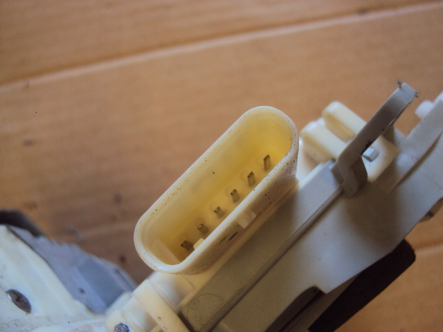 фото №4, Замок дверь правый перед audi a1 3d