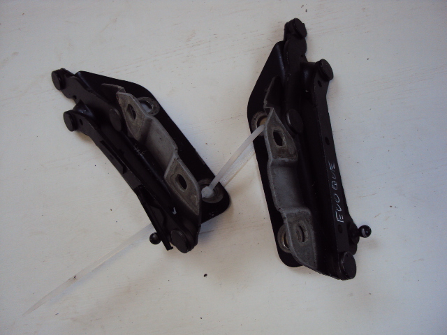 фото №2, Петлі капот range rover evoque