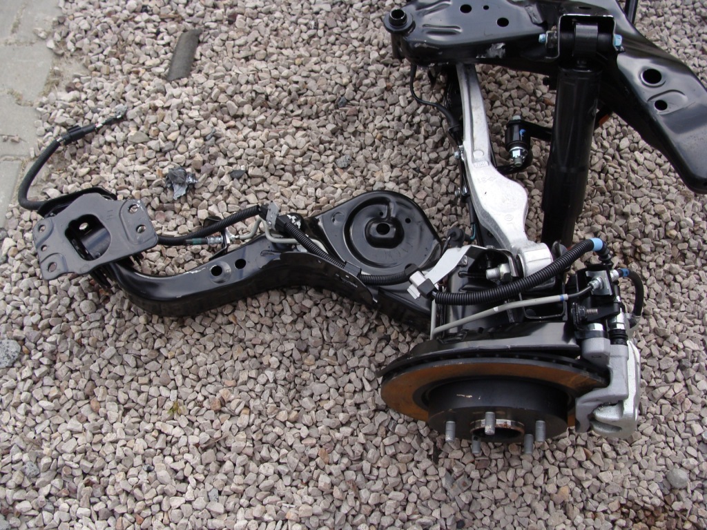 фото №3, Oś задняя балка x-trail t32 2017r новый model !!!