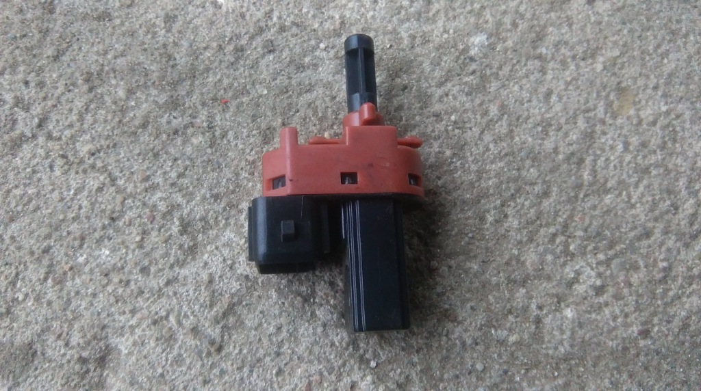 фото №1, Mazda 2 02-07 датчик педали сцепления