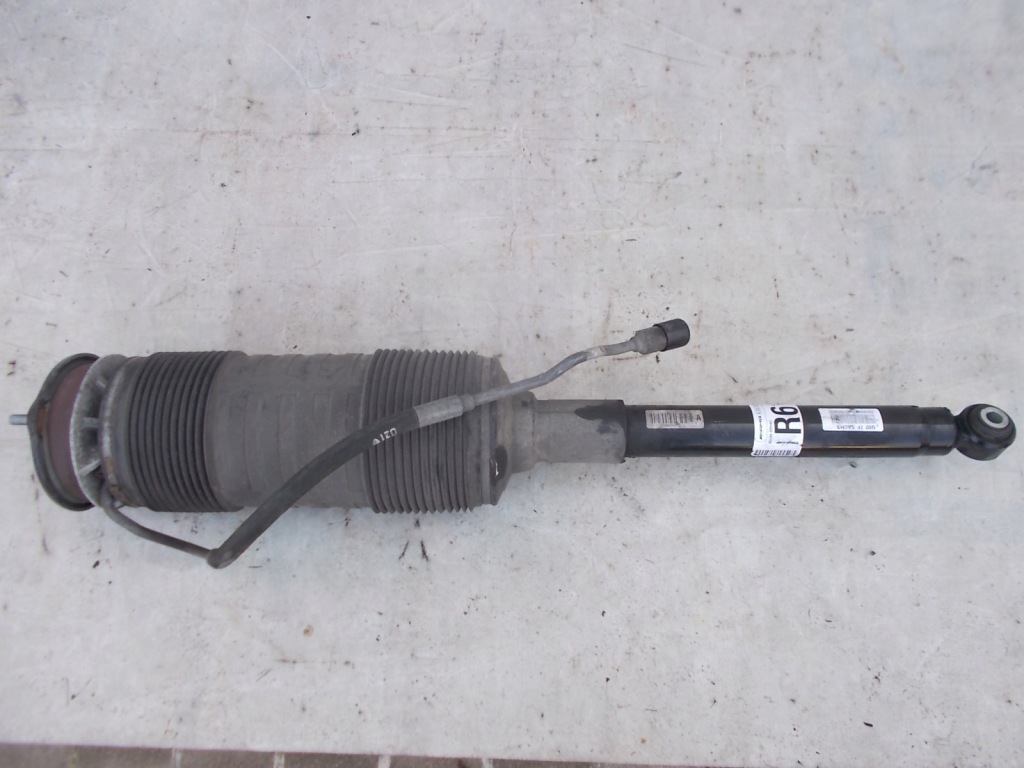 Купить Mercedes w222 амортизатор airmatic задняя 2223206613