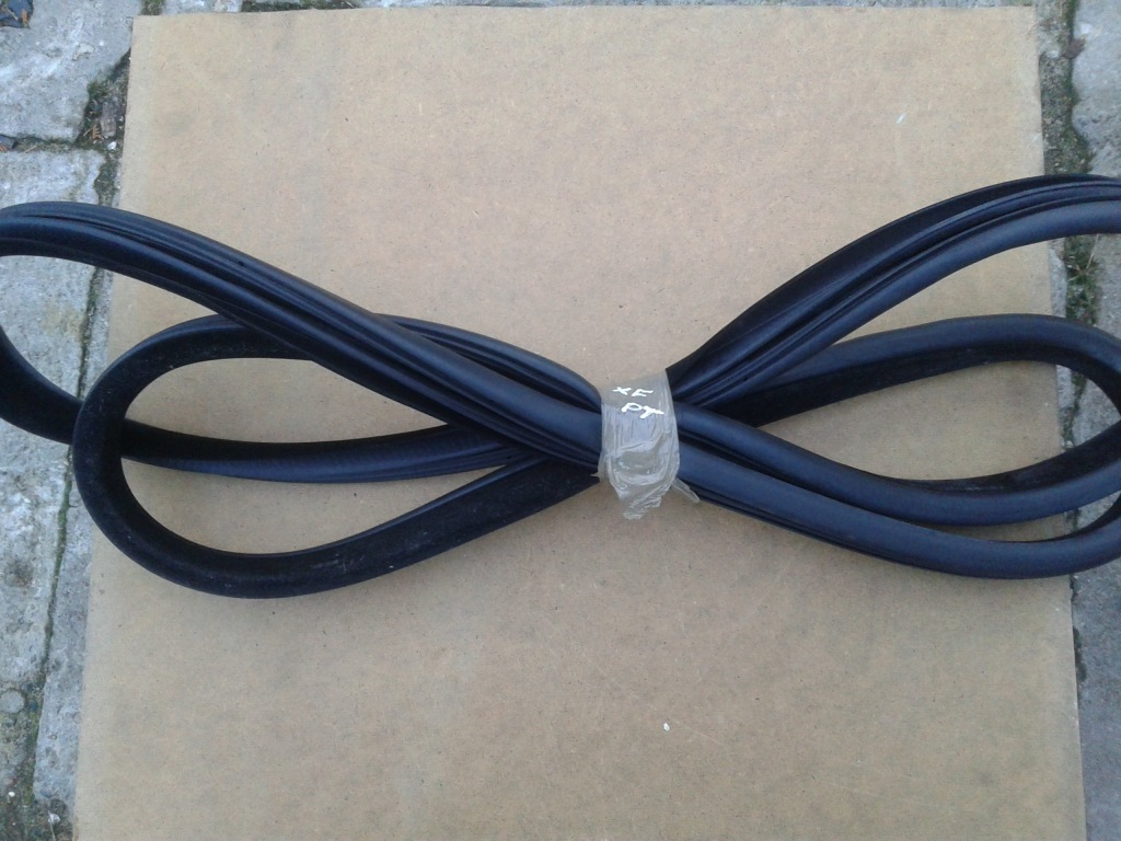 фото №1, Прокладка кузовная дверь правая задняя jaguar xf