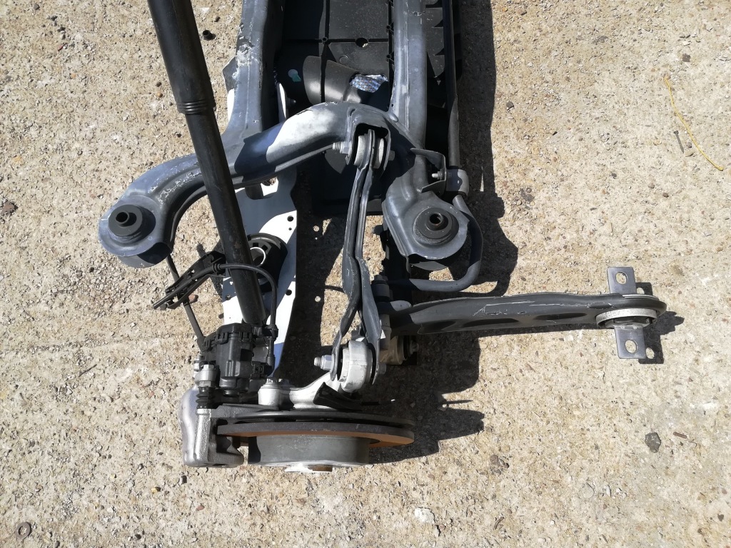 фото №1, Поворотный кулак рычаг правый задняя mercedes gla w156 x156