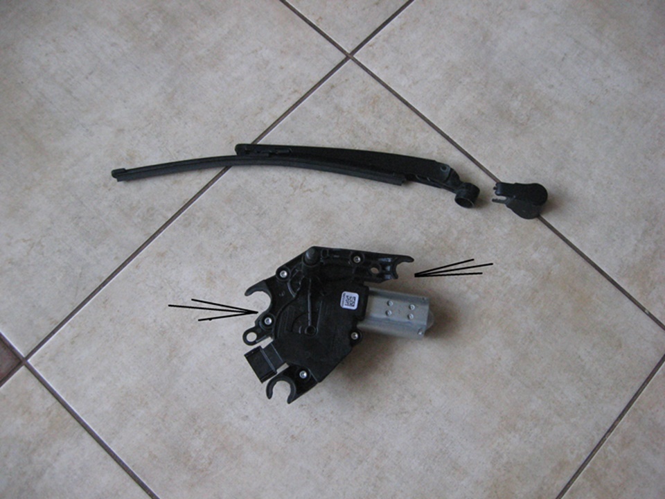фото №1, Моторчик дворники - задняя - mercedes gla w156 !!